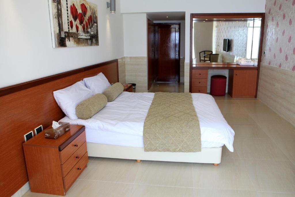 Sawary Beach Hotel Batroûn Oda fotoğraf