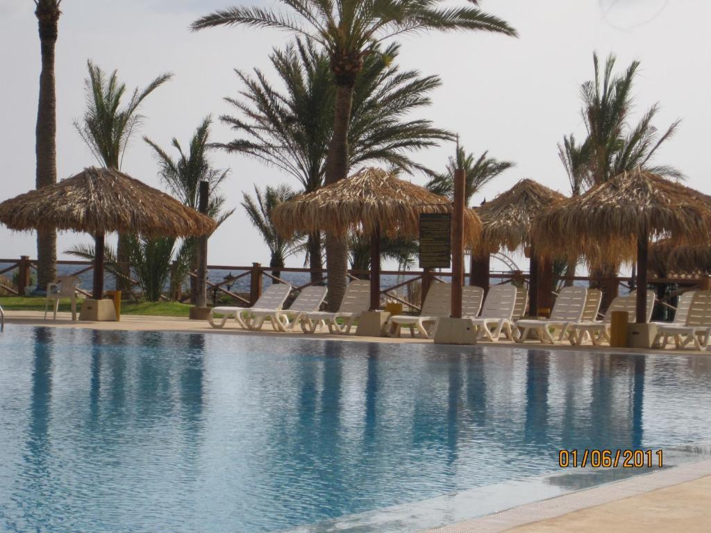 Sawary Beach Hotel Batroûn Dış mekan fotoğraf