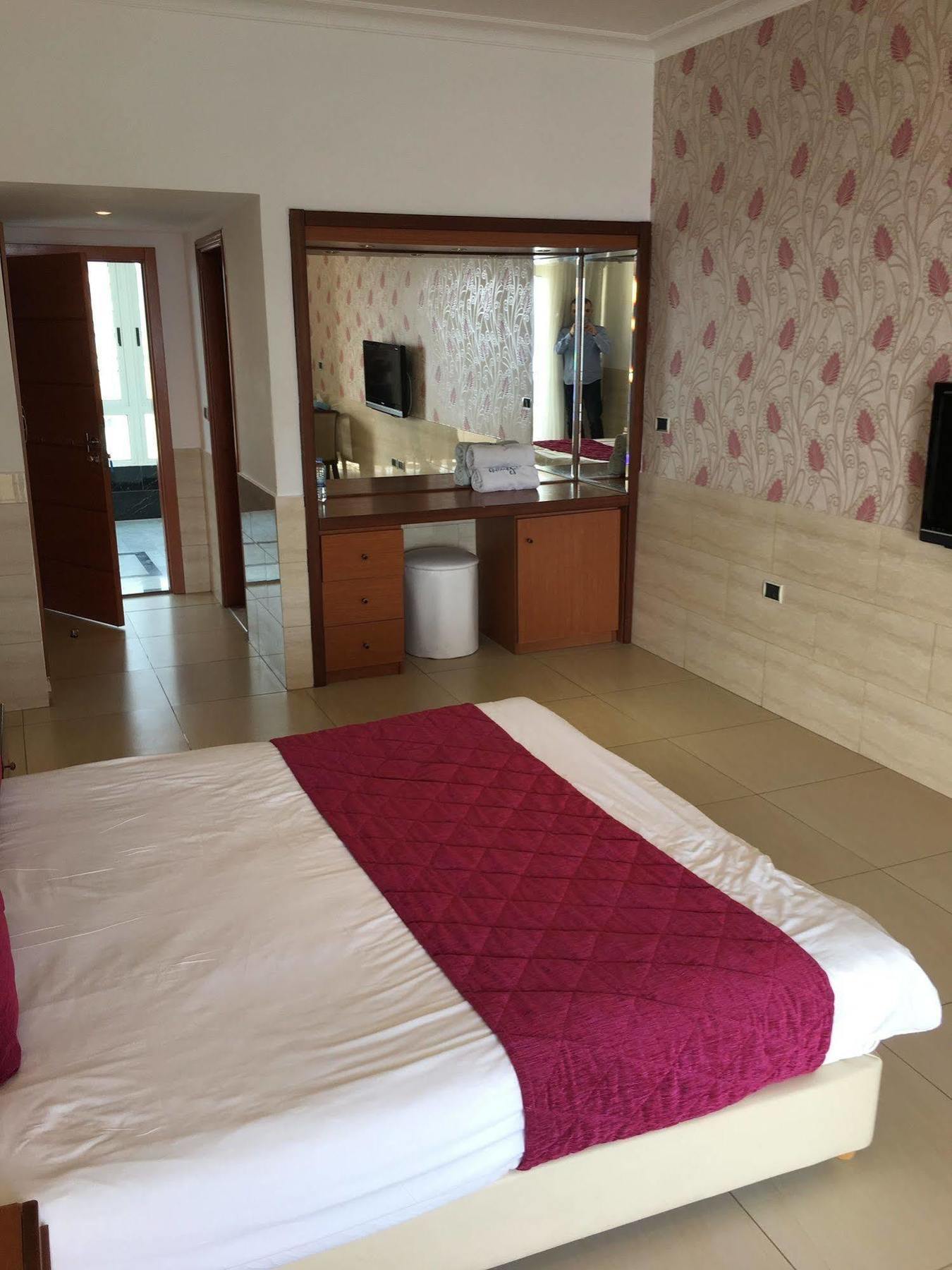Sawary Beach Hotel Batroûn Dış mekan fotoğraf