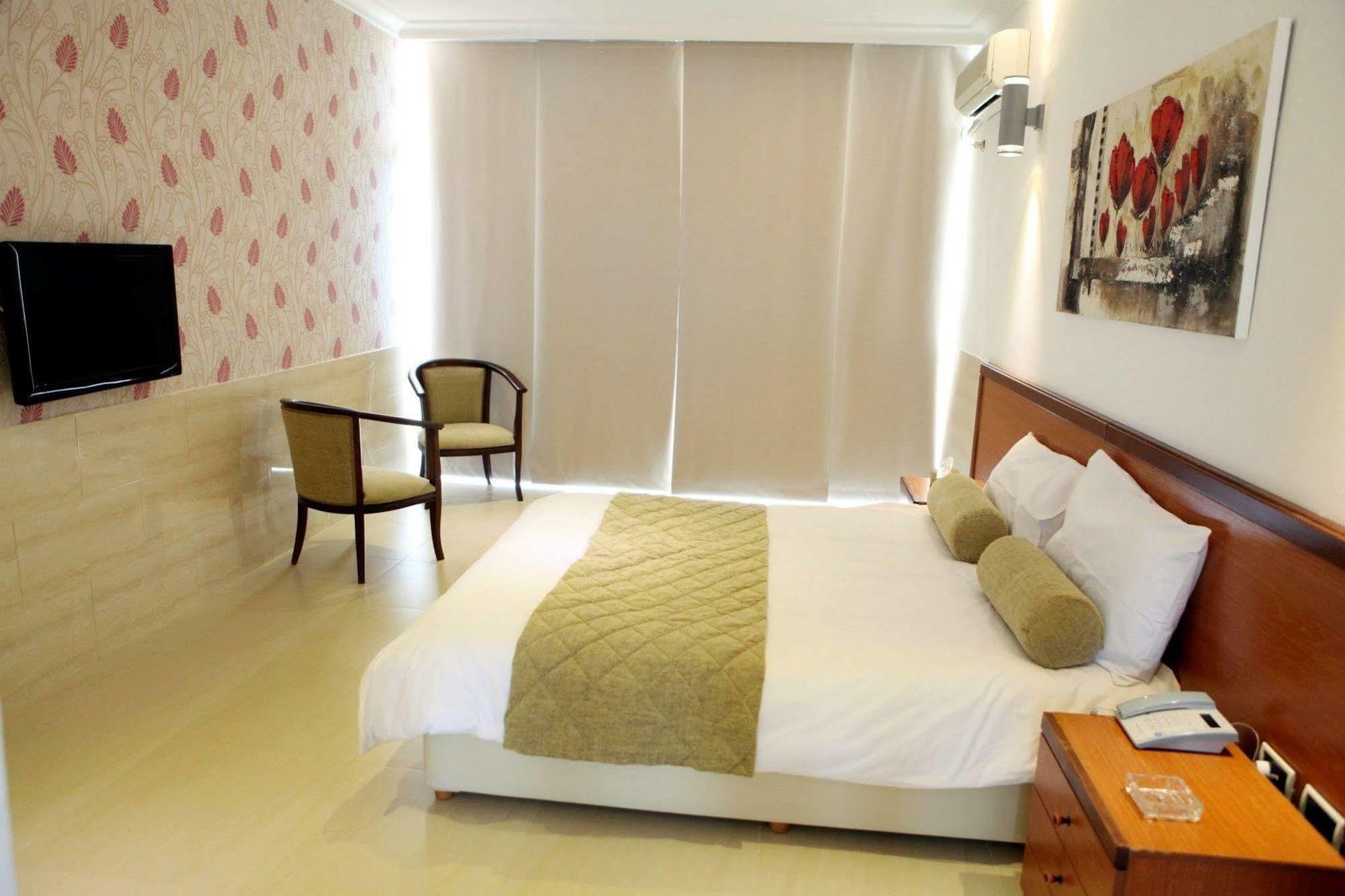 Sawary Beach Hotel Batroûn Dış mekan fotoğraf